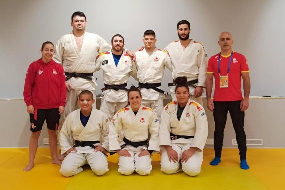 JORGE CON EL EQUIPO NACIONAL-1920_Comp